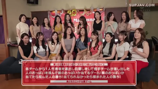 室内 · 坐姿 · 全景 · 沙发 · 微笑 · 多人 · 休闲服饰 · 聚会