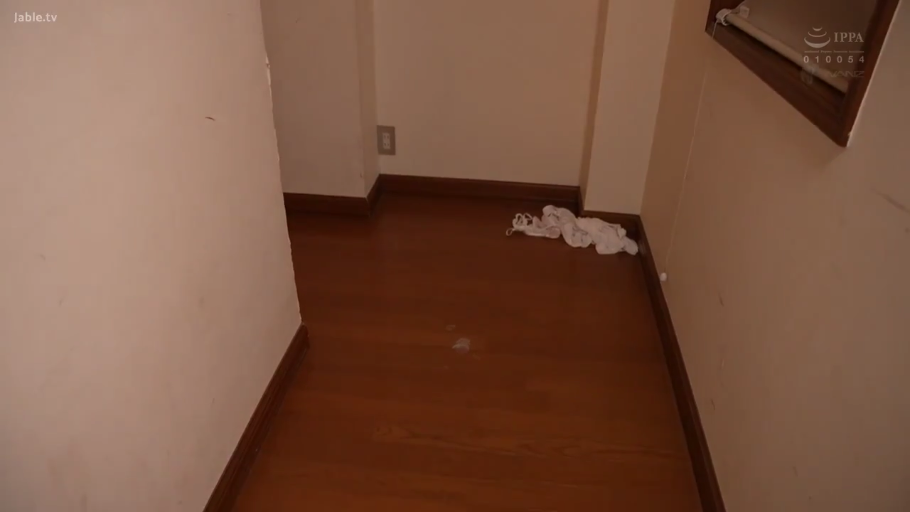 室内 · 白色内衣 · 空镜