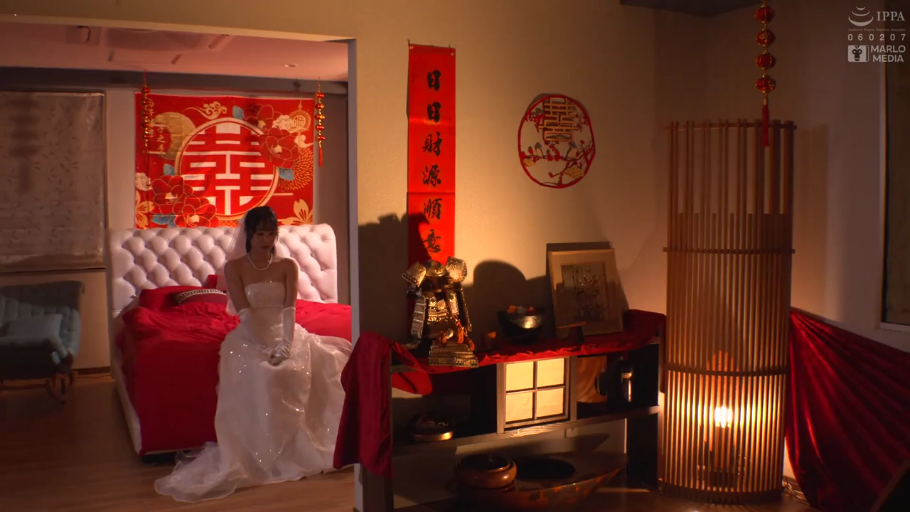 坐姿 · 全身 · 忧郁 · 卧室 · 静坐 · 婚纱 · 喜字 · 中式婚礼场景