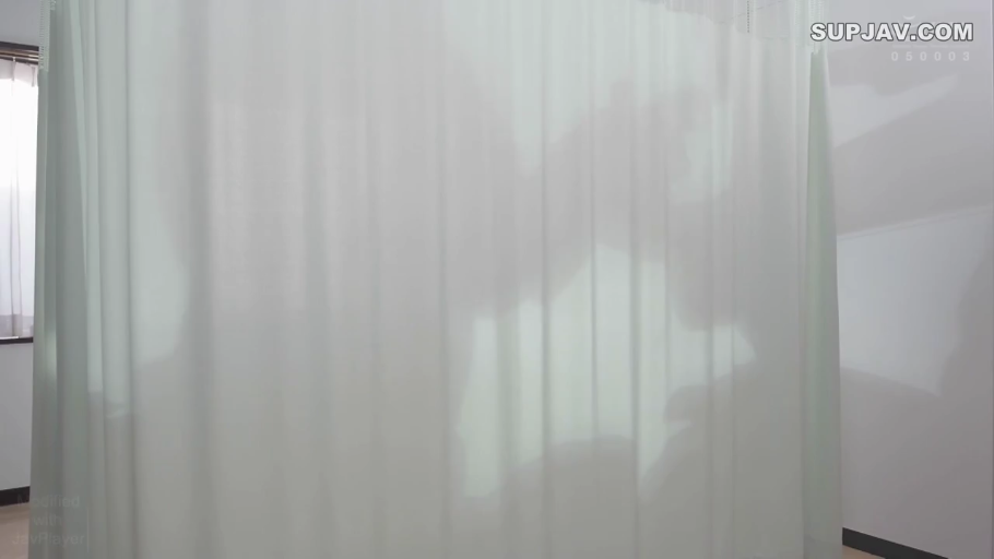 沙发 · 全裸 · 展示 · 迷离 · 私处特写 · 双腿张开 · 白色高跟鞋