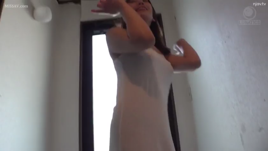 Indoor · Stand · Smile · 居家 · white dress · 舞蹈