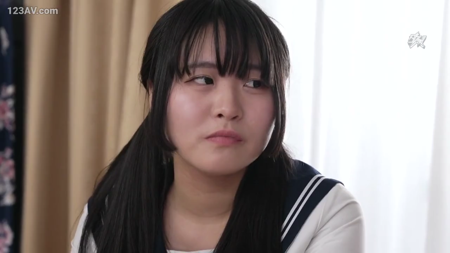 室内 · 座り姿勢 · 委屈 · 顔のクローズアップ · 凝視 · 水手服 · 双马尾