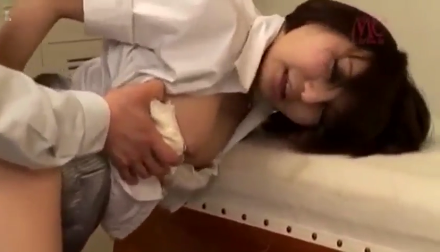 室内 · 性交 · 面部 · 俯身 · 快感 · 白色蕾丝上衣 · 窗帘 · 模糊