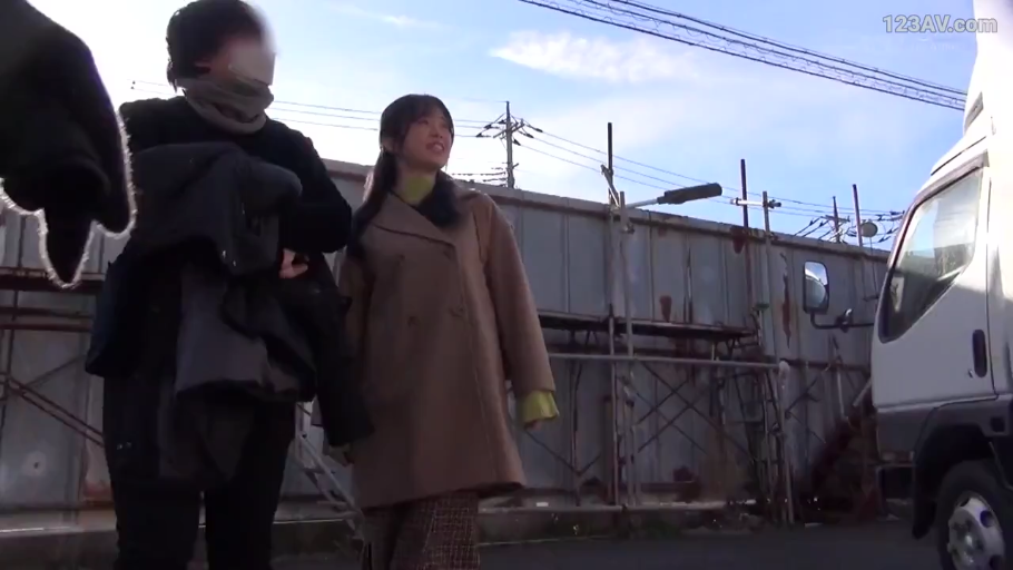 室内 · 诱惑 · 卧姿 · 局部特写 · 闭目 · 百褶裙 · 垫子 · 撩起衣物