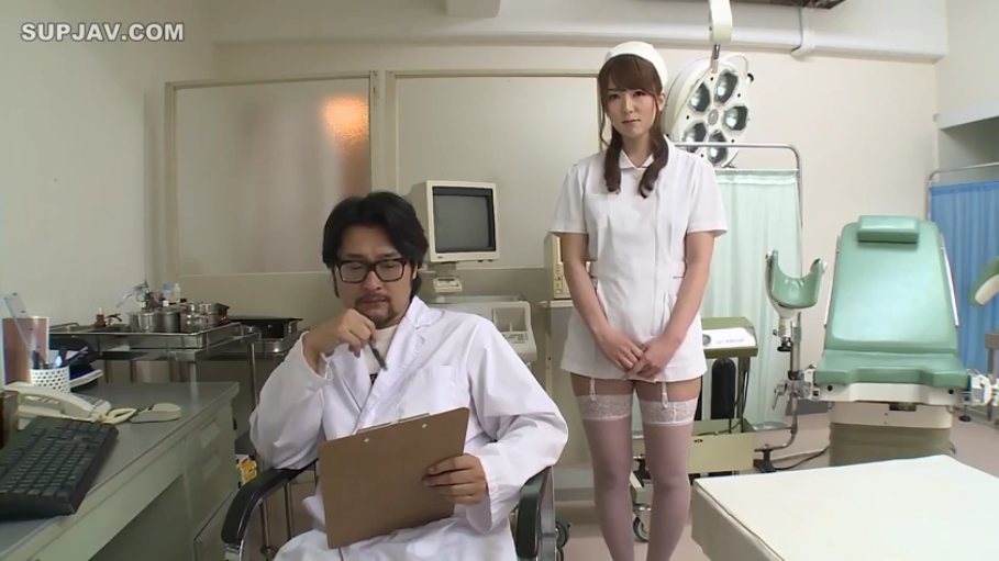 胸部 · 巨乳 · 摆拍 · 微笑 · 领结 · 正面 · 舞台 · 兔女郎