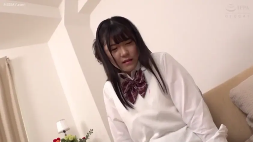 室内 · 脸部特写 · 面对镜头 · 笑容 · 居家服 · 正面 · 人像