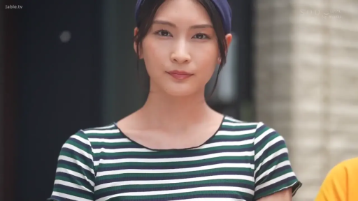 平静 · 注視 · 屋外 · 条纹衫 · 清纯 · 頭部 · 正面 · 发带