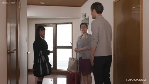 交谈 · 严肃 · 站立 · 全景 · 剧情 · 玄关 · 校服与便装 · 书包与行李箱