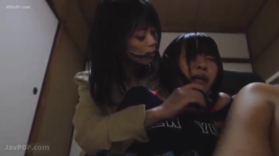 卧室 · 脸部特写 · 西装外套 · 背后抱