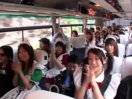 座り姿勢 · 全景 · 微笑 · メイド服 · 摄像机 · 鼓掌 · 大巴车 · 集体出行