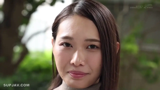 露乳 · 胸部特写 · 办公室 · 站立 · 迷离 · 职业装 · 舔乳 · 工牌