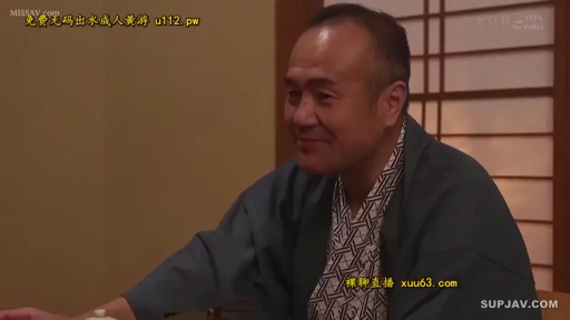 坐姿 · 和室 · 微笑 · 特写 · 中老年 · 茶具 · 日式和服 · 和蔼