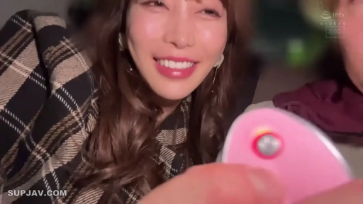 室內 · 面部 · 多人 · 自拍 · 狂喜 · 依偎 · 格子大衣