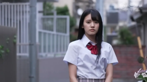 站立 · 中景 · 制服 · 注視 · 冷淡 · 户外街道 · 黑长直