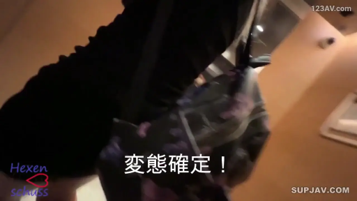 站立 · 黑色短裙 · 下半身 · 電梯 · 走动