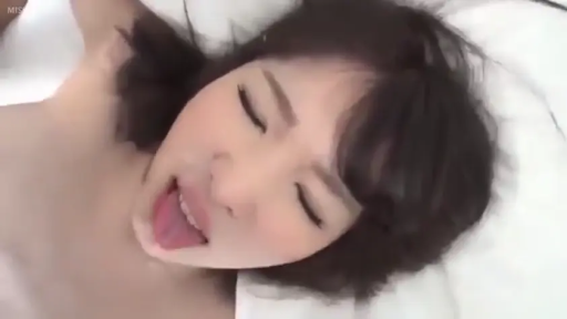 室內 · 臉部特寫 · 颜射 · 仰臥 · 裸體 · 精液 · 吐舌