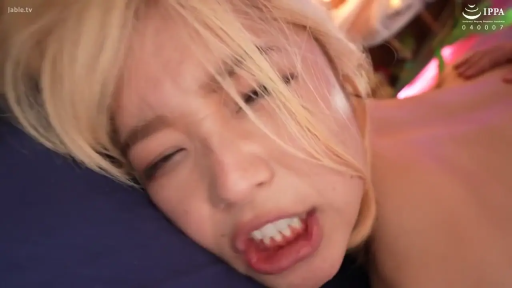 性交 · 脸部 · 枕头 · 仰卧 · 裸体 · 床上 · 高潮 · 乱发