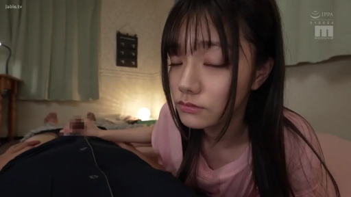 俯身 · 脸部特写 · 卧室 · 闭眼 · 台灯 · 居家 · 粉色上衣 · 手淫