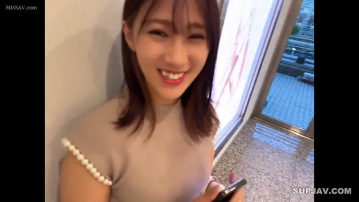 一个温暖又温柔的小女人。 *开会时，我用了振动器，阴部的汁液滴在我的面前，我射精了！然而，我是一个年老体衰的女人，却因射精在体内而受到惩罚！