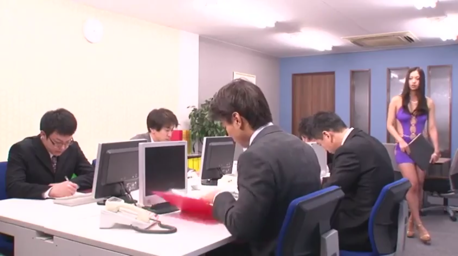 多图拼接 · 职业装与裸体 · 浴室及室内 · 立姿与坐位 · 淋浴观镜 · 落寞 · 花洒与镜子 · 剧情合集