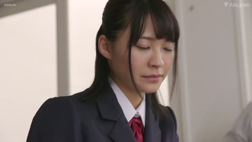 室内 · 站立 · 面部特写 · 学生制服