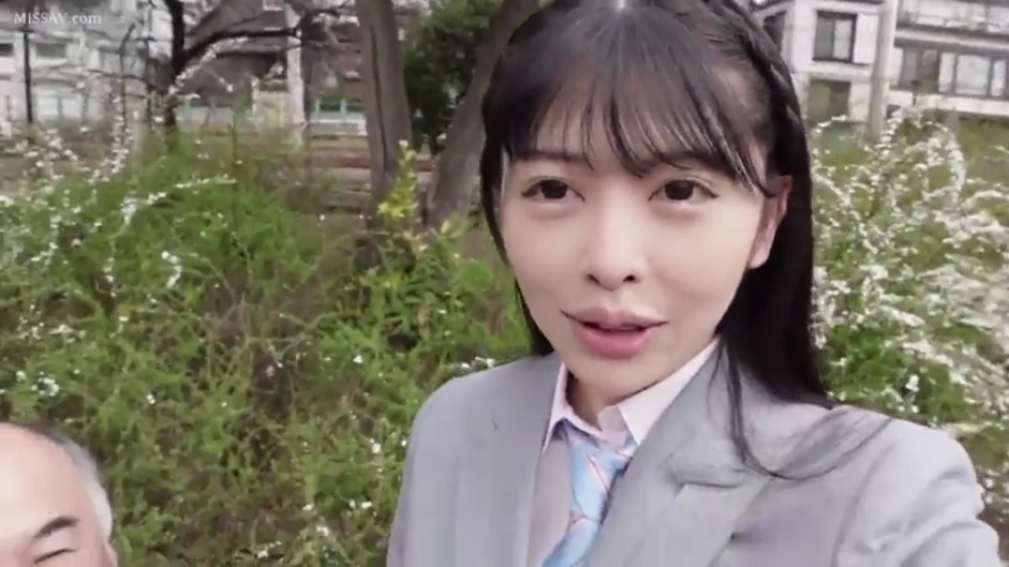 马赛克 · 迷离 · 性行为 · 中景 · 弯腰 · 更衣室 · 储物柜 · 学校泳装