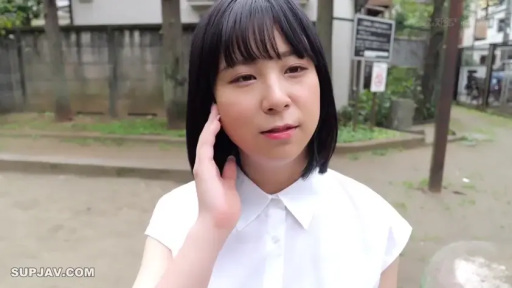 室内 · 坐姿 · 专注 · 马赛克 · 上半身特写 · 手交 · 挂画 · 白色浴袍