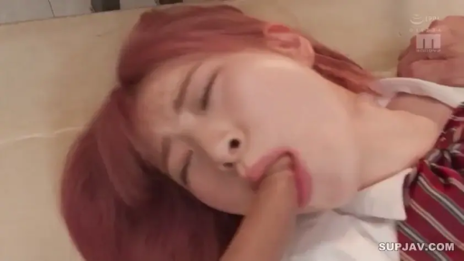 室内 · 校服 · 脸部特写 · 口交 · 闭眼 · 仰卧 · 阴茎 · 红发