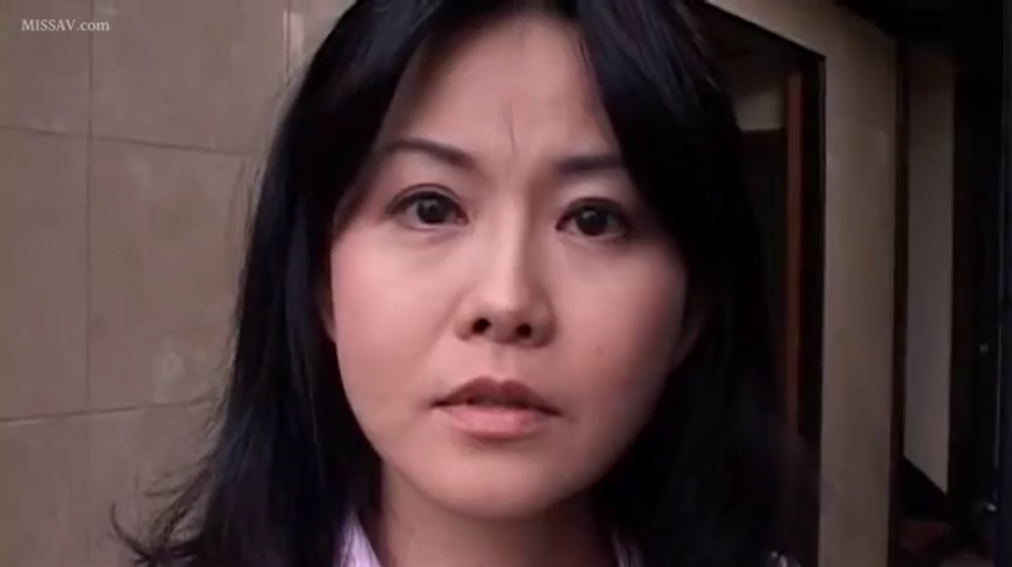 室内 · 巨乳 · 蕾丝内衣 · 诱惑 · 是 · 调情 · 立姿 · 按摩器
