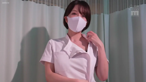 护士服 · 站立 · 平静 · 半身 · 制服 · 口罩 · 诊室 · 更衣