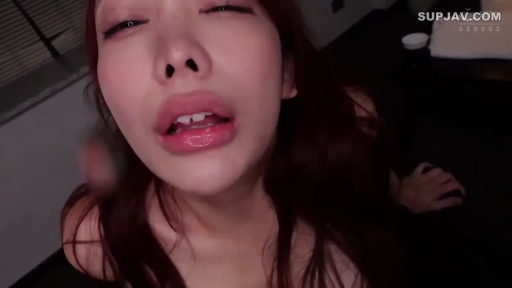 室内 · 面部 · 迷离 · 仰头 · 半裸 · 水渍 · 玻璃杯 · 喂水