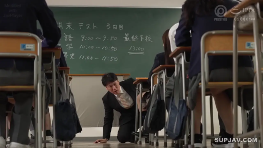 教室 · 跪姿 · 制服