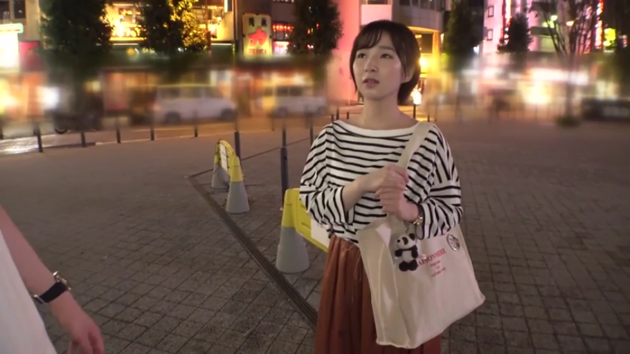 室内 · 投入 · 俯身 · 口交 · 阴茎 · 近景 · 人妻 · 深色毛衣