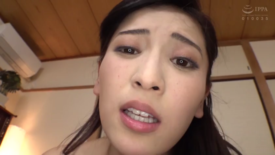 全身 · 站立 · 多人 · 婚纱 · 计时器 · 礼堂 · 庄重 · 宣读