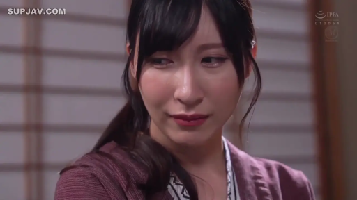 憂鬱 · 顔部のクローズアップ · 和室 · 长发 · 浴衣 · 横に頭を傾ける