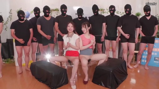 全景 · 微笑 · 红色短裙 · 摄影棚 · 开腿坐姿 · 震动棒 · 道具插入 · 多人蒙面