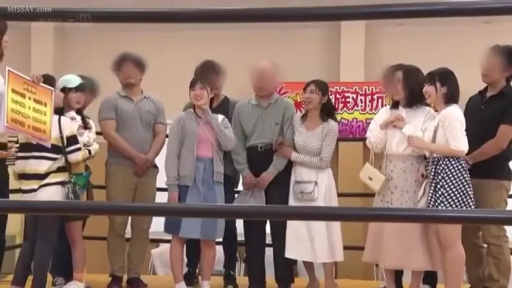 站姿 · 全景 · 休闲服 · 摔跤擂台