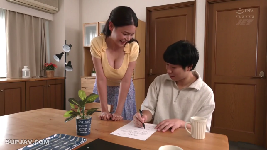 室内 · 专注 · 跪姿 · 职业装 · 视角 · 下体 · 震动棒 · 使用道具