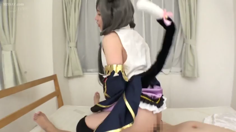 坐姿 · 否 · 交流 · 笑容 · 棒球帽 · 草地 · 户外自拍 · 棒球制服