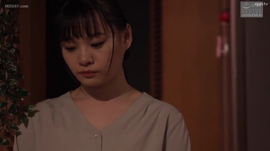 室内 · 单人 · 自慰 · 自然 · M字开腿 · 私处 · 白色蕾丝内衣