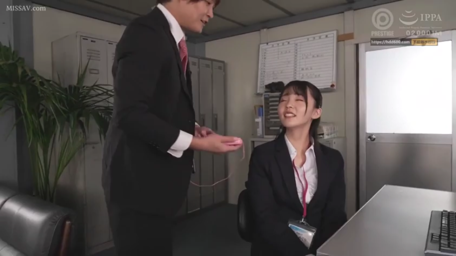 坐姿 · 办公室 · 职业装 · 难受 · 调教 · 日本AV · 遥控器