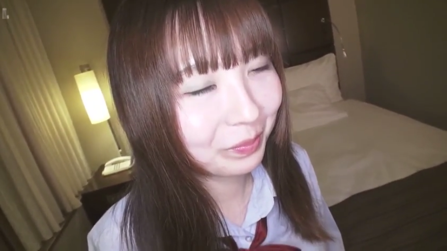 站立 · 羞涩 · 台灯 · 面部特写 · 交流 · JK制服 · 酒店卧室 · 齐刘海