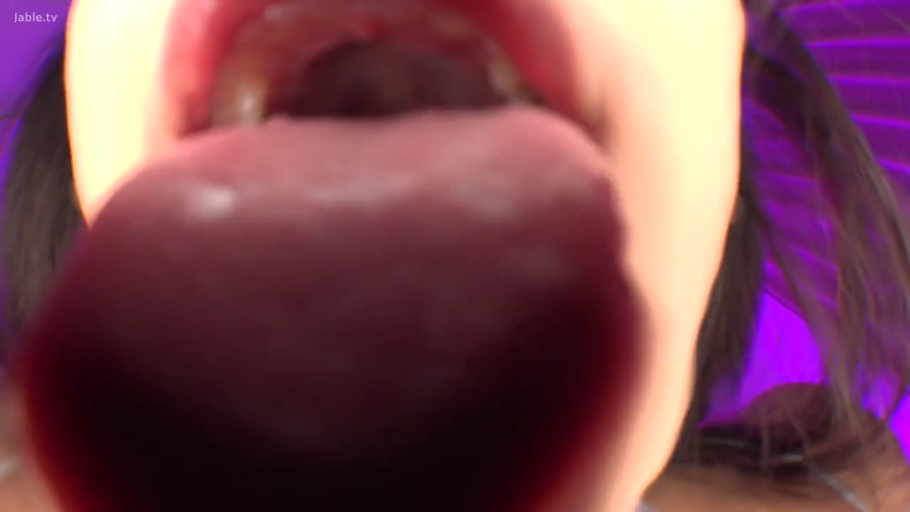 室内 · 嘴部 · 特写 · 张嘴 · 正面 · 伸舌头