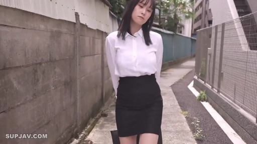 全身 · 站姿 · 户外小巷 · OL制服