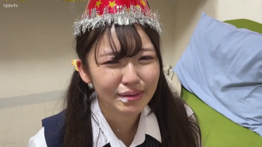 室内 · 坐姿 · 脸部特写 · JK制服