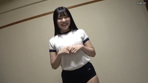 室内 · 站立 · 微笑 · 面对镜头 · 半身 · 亚洲人 · 体操服