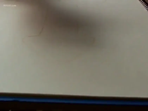 室内 · 局部特写 · 模糊 · 书写 · 纸