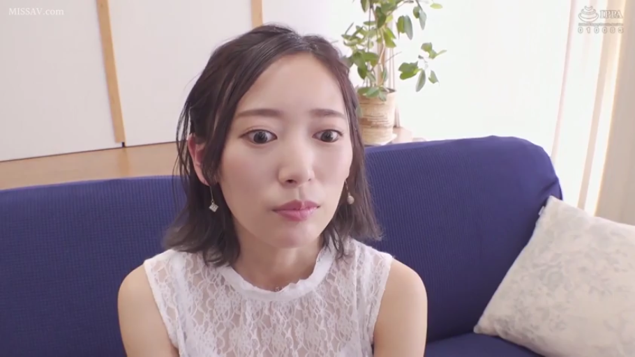 俯身 · 专注 · 办公室 · 口交 · 办公桌 · 异性 · 兔女郎
