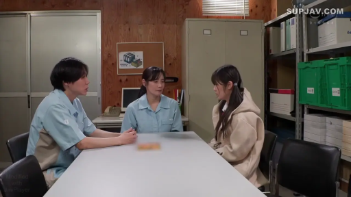 Sitting Posture · Serious · Shelf · Medium shot · 对话 · Plot Setting · Beige coat · 仓库办公室