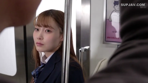 忧郁 · 校服 · 站立 · 中景 · 注视 · 地铁 · JK · 金属杆